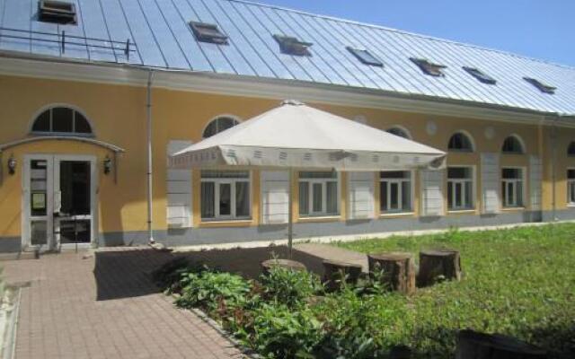Гостиница Antonovo Guest House в Великом Новгороде отзывы, цены и фото номеров - забронировать гостиницу Antonovo Guest House онлайн Великий Новгород вид на фасад