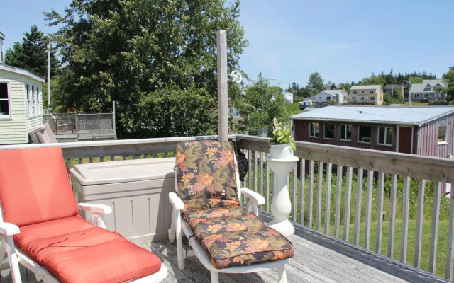 Sals Bed and Breakfast by the Sea