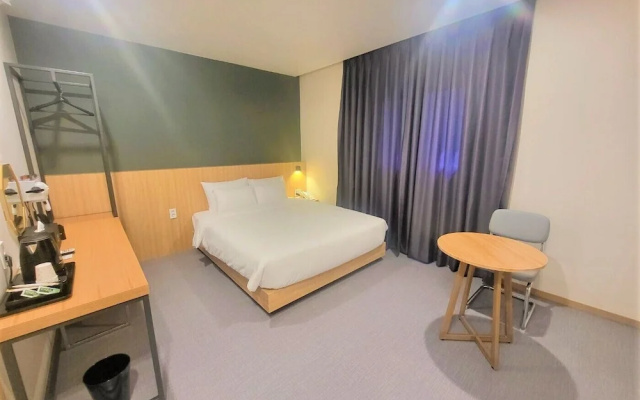 Hotel Leo