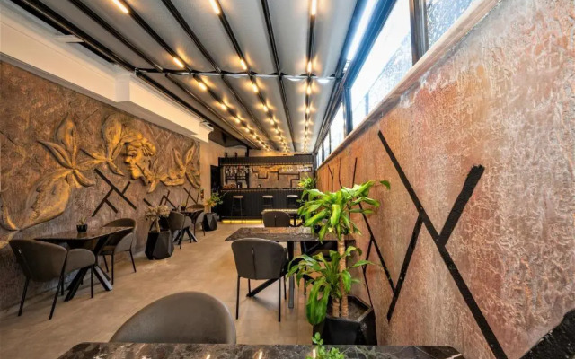 Confores Hotel