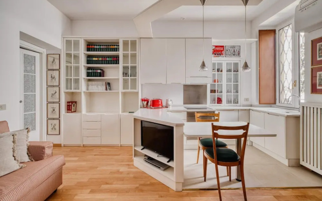 Modern 1 BR Near Gae Aulenti