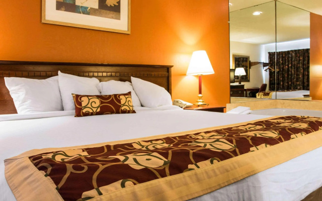Rodeway Inn Muskegon Airport