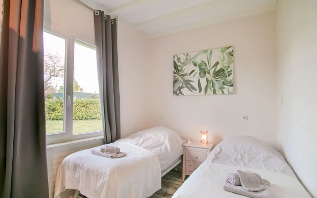 Bungalow in Noordwijk Near Beaches