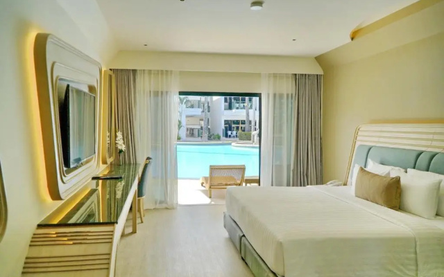 Курортный отель Amora Beach Resort Phuket