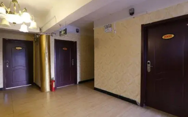 Xinzheng 1314 Theme Hotel (Henan Engineering College)