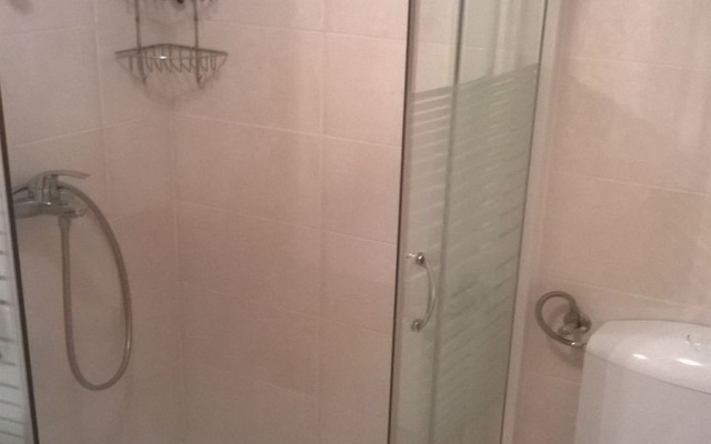 Apartment Tom - 500 m from sea: A1 Omis, Riviera Omis