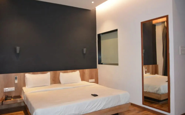 The Grand Neelam Hotel