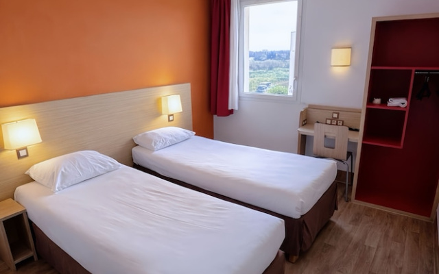 Hotel HubOne3 Istres