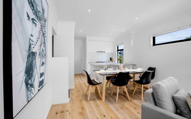 92 Brand New Doncaster Local House