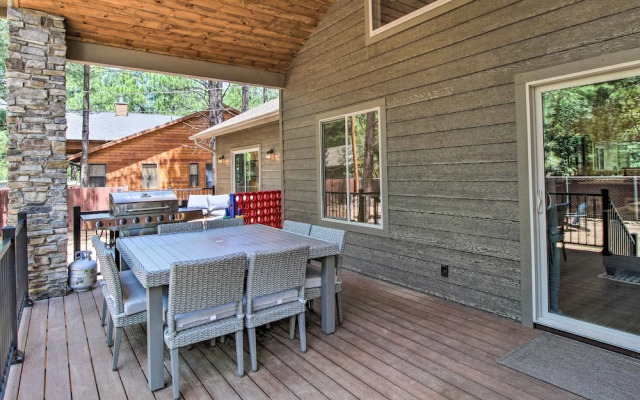 Fire Pits, Spacious Yard: Wooded Pinetop Escape!
