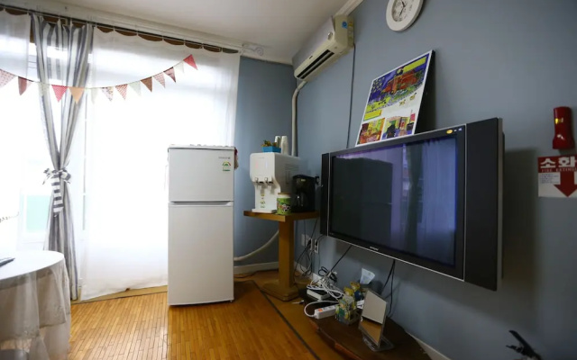 Guest House Play at Home