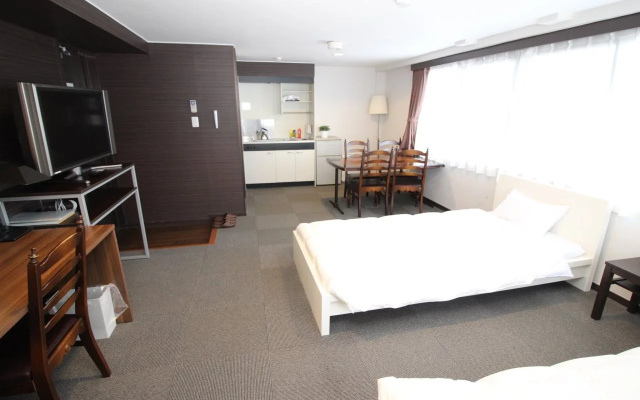 Hotel Chrysantheme Kyoto