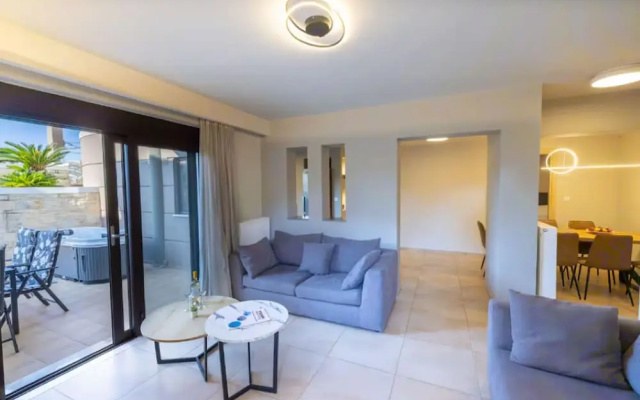 Villy Luxury Home by the sea 1