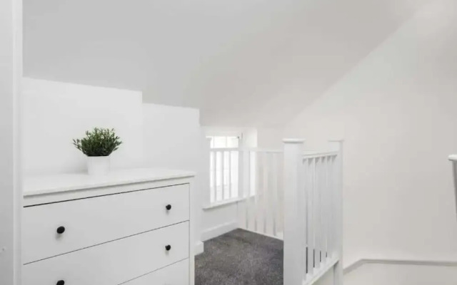 Modern 2bed Apartment-ground Floor-free Parking