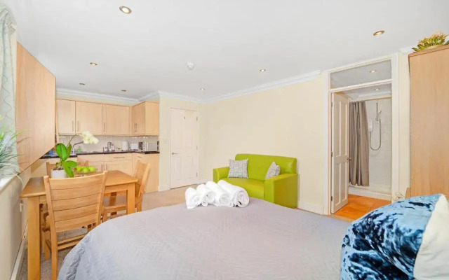 Bushy Park Lodge
