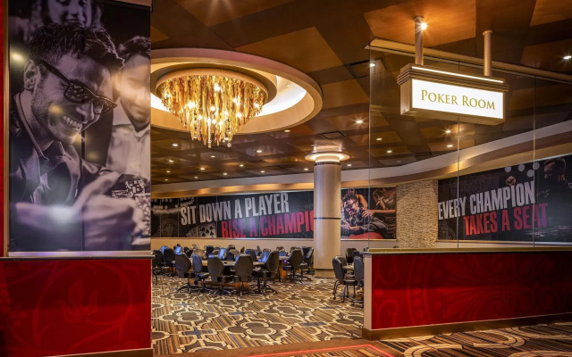 HoteLumiere at the Arch - A Caesars Rewards Destination
