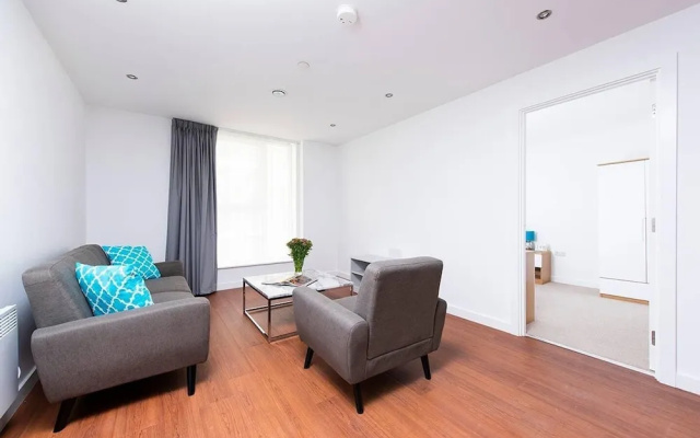 Contemporary and Bright City Centre apartment