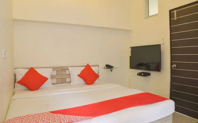 OYO 13138 Airport Motel