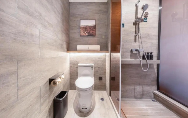 Atour Hotel Wuyue Plaza Anqing