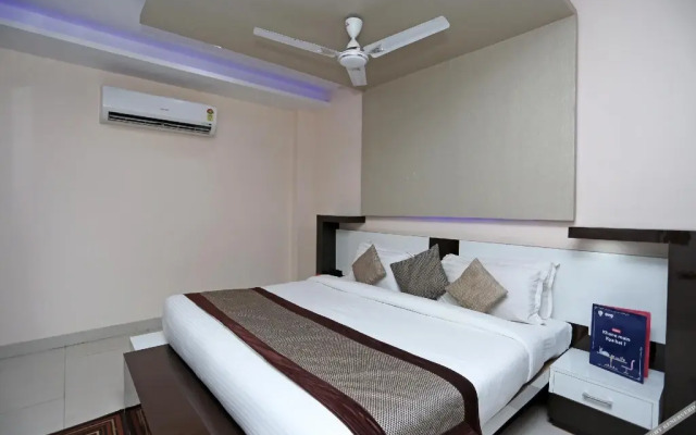 The Hotel Rajmahal & Banquet