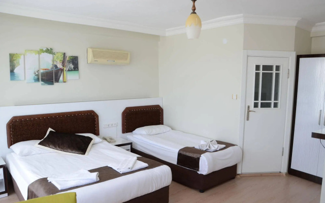 Simsek Hotel