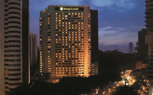 Shangri-La Hotel - Kuala Lumpur вид на фасад