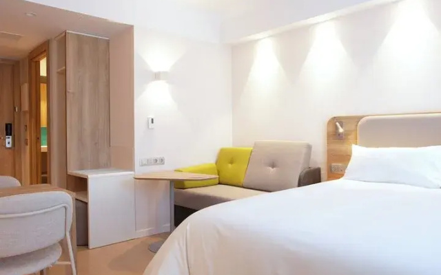 Holiday Inn Express & Suites Barcelona Sabadell by IHG