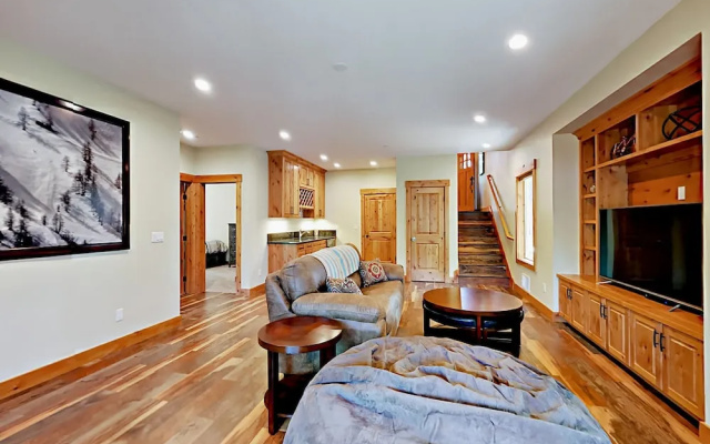1573 Cree St Home