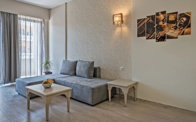 Icarus Suites & Apartments