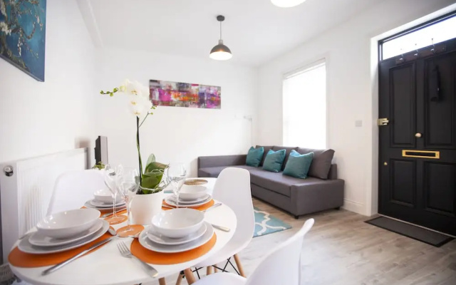 Victoria Apartment
