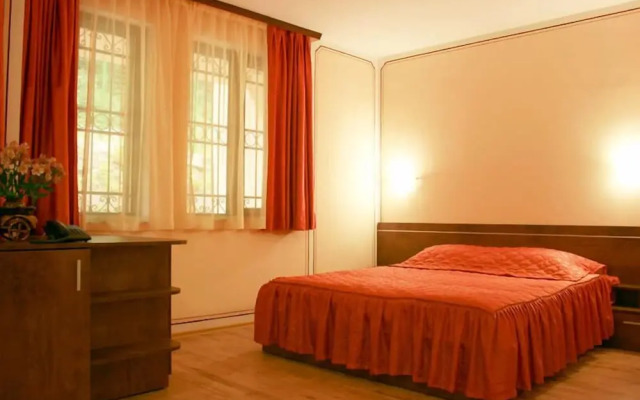 Alafrangite Hotel