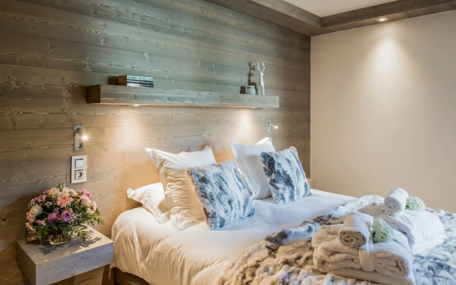 Mammoth Lodge by Alpine Resorts