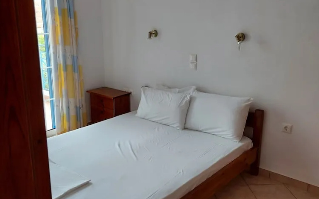 Matina Apartments Tyros