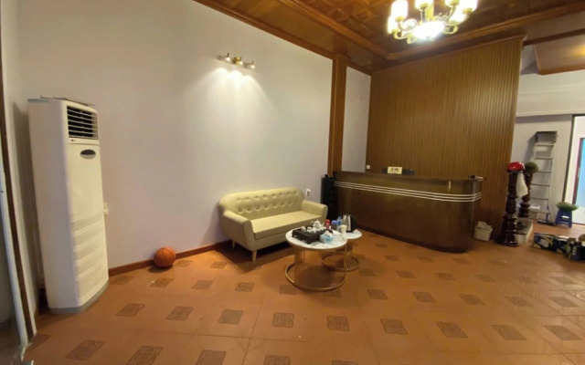 Van Mieu Garden House