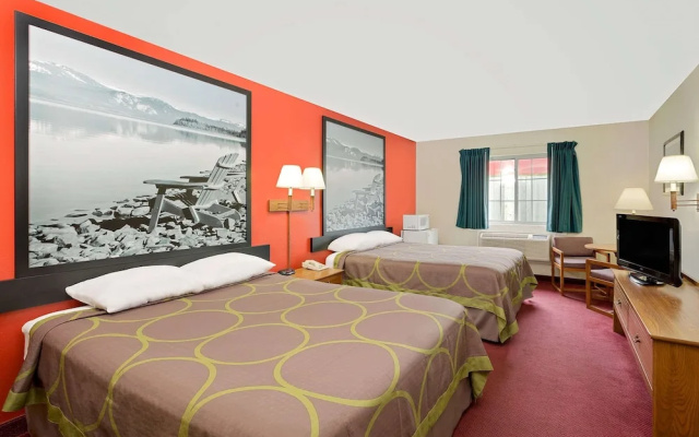 Super 8 By Wyndham Mound City