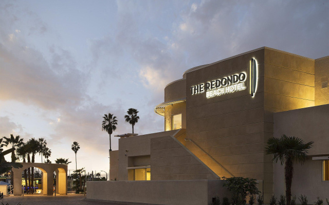 Redondo Beach Hotel, Tapestry Collection by Hilton