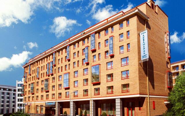 Гостиница Crowne Plaza Moscow - Tretyakovskaya вид на фасад