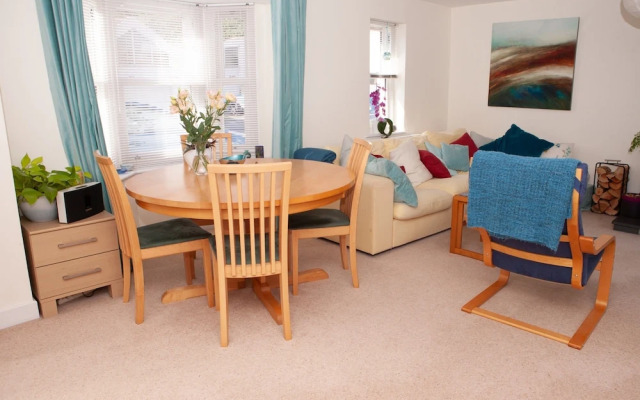 2 Bedroom Flat Close To Bristol City Centre