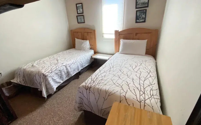 #408 Vail International