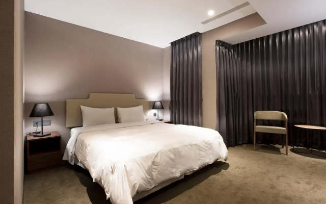 Noble Hotel