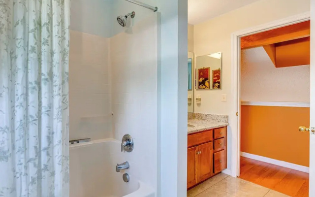 Family-friendly Kissimmee Home w/ Yard & Grill!
