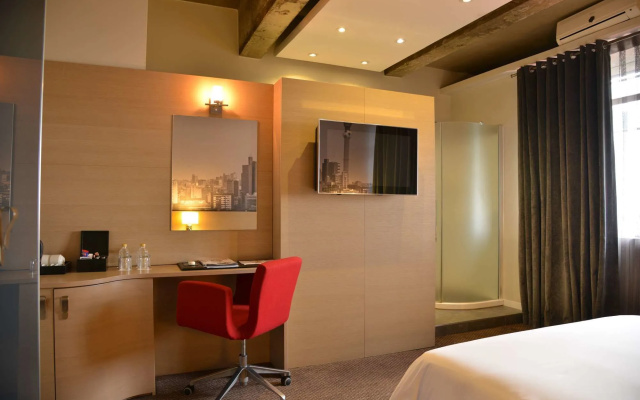 Reef Hotel