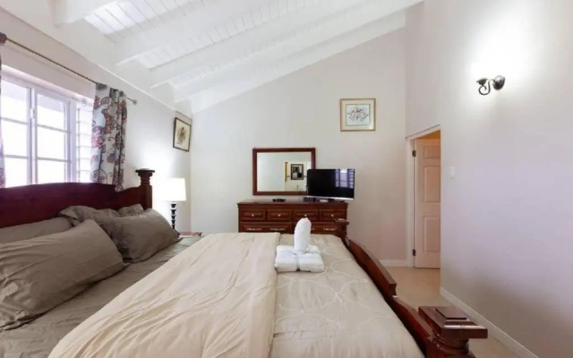 Loft - Sleeps 4 - Parking - Balcony