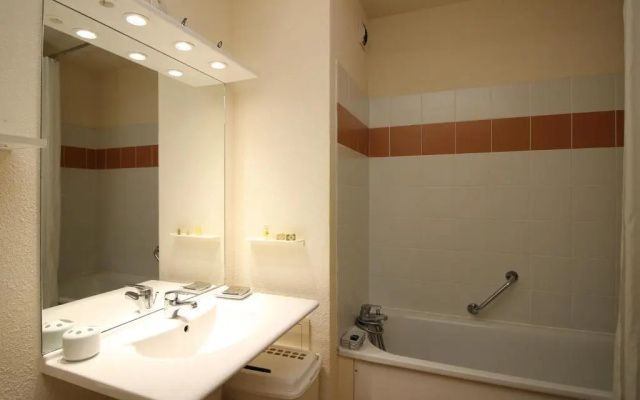 Appartement La Bourboule, 2 pièces, 5 personnes - FR-1-608-56