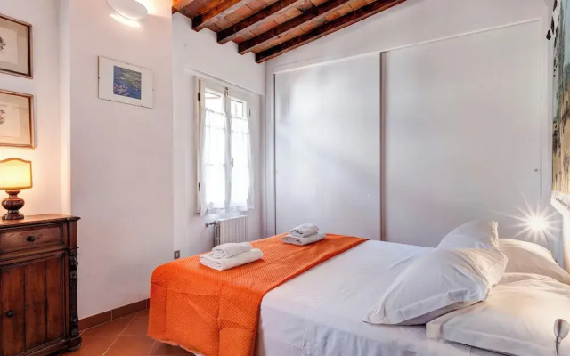 Farinata Apartment by Mamo Florence