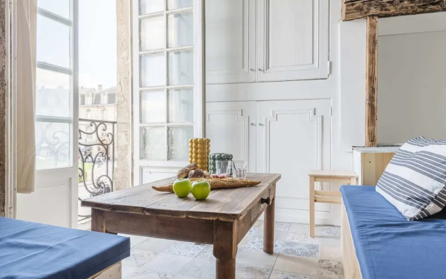 Nice Apartment on the Docks