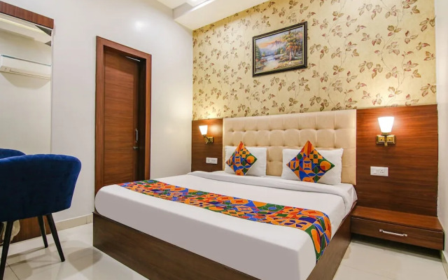 FabHotel Golden City