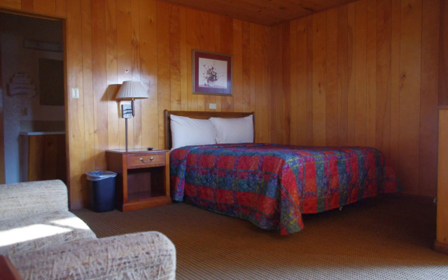 Love Hotels Western Holiday by OYO at Harlan Lake NE
