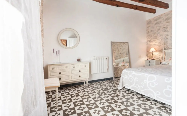 CAL TIO - Chalet With Terrace in Caimari. Free Wifi