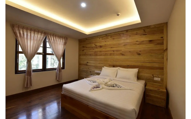 Gold Hotel
